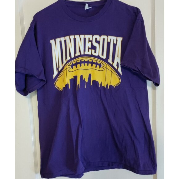 Minnesota Football T-Shirt XL skyline - Picture 1 of 4